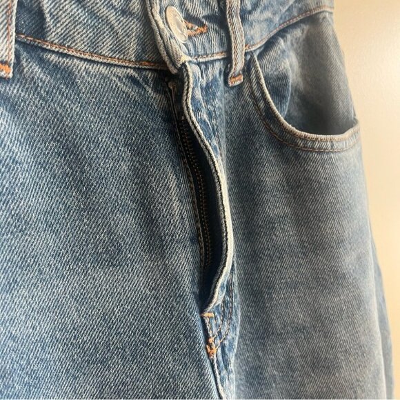 Zara High Rise  Relaxed Leg Jean - Picture 6 of 10